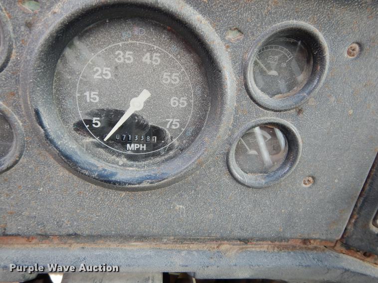 image for item K5853 1995 Ford L8000 dump truck