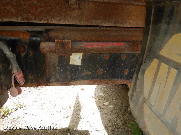 image for item K5853 1995 Ford L8000 dump truck