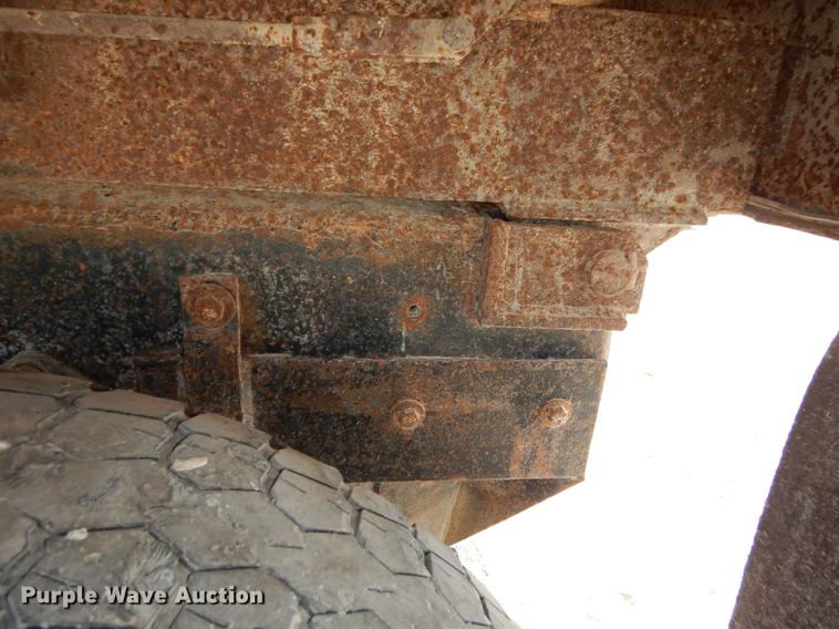 image for item K5853 1995 Ford L8000 dump truck