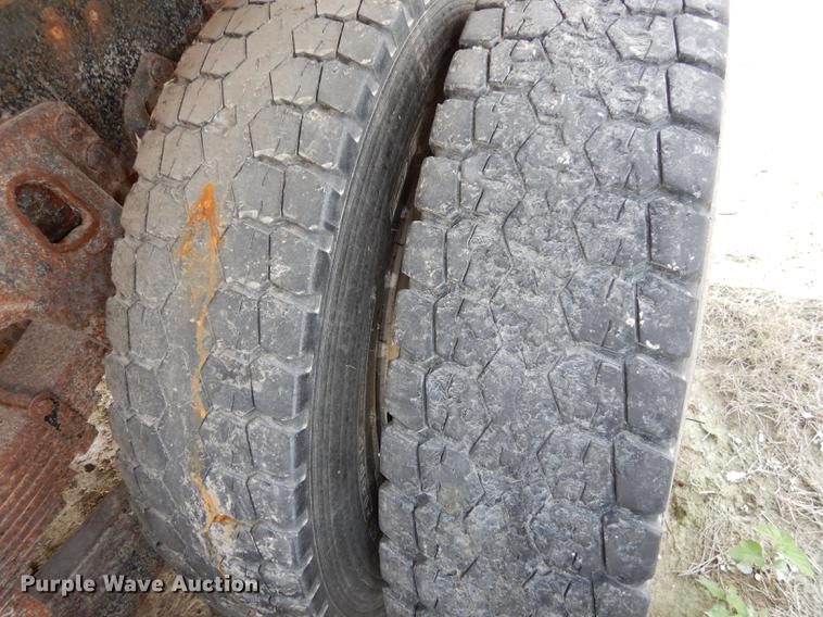 image for item K5853 1995 Ford L8000 dump truck