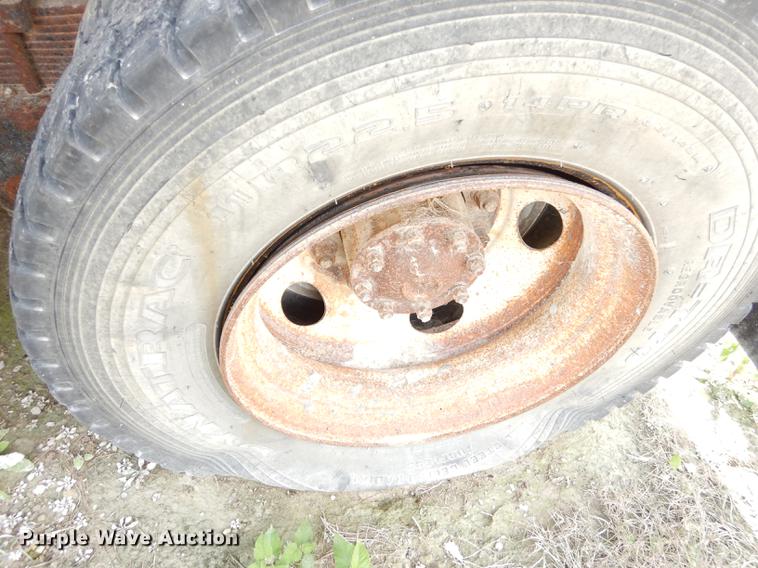 image for item K5853 1995 Ford L8000 dump truck