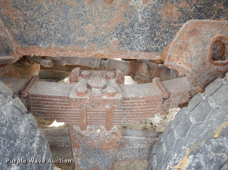 image for item K5853 1995 Ford L8000 dump truck