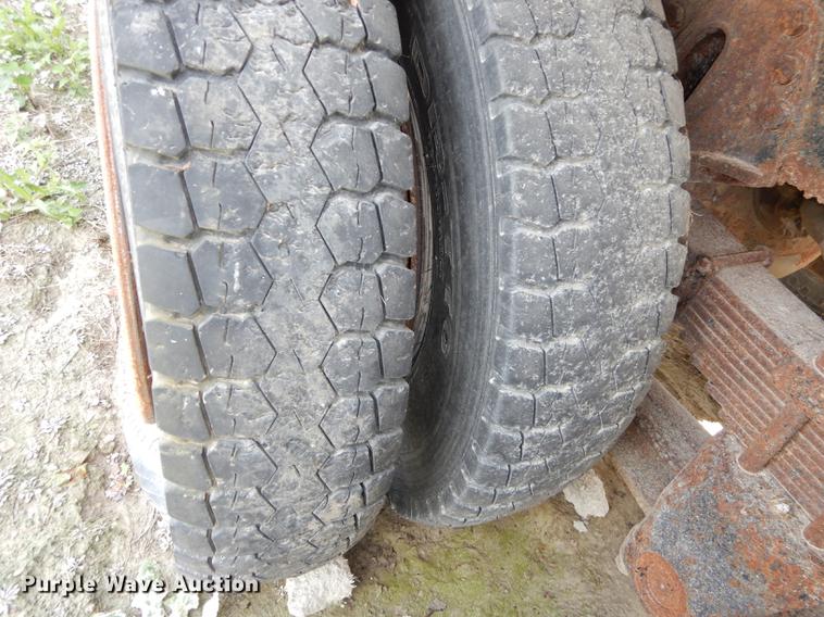 image for item K5853 1995 Ford L8000 dump truck