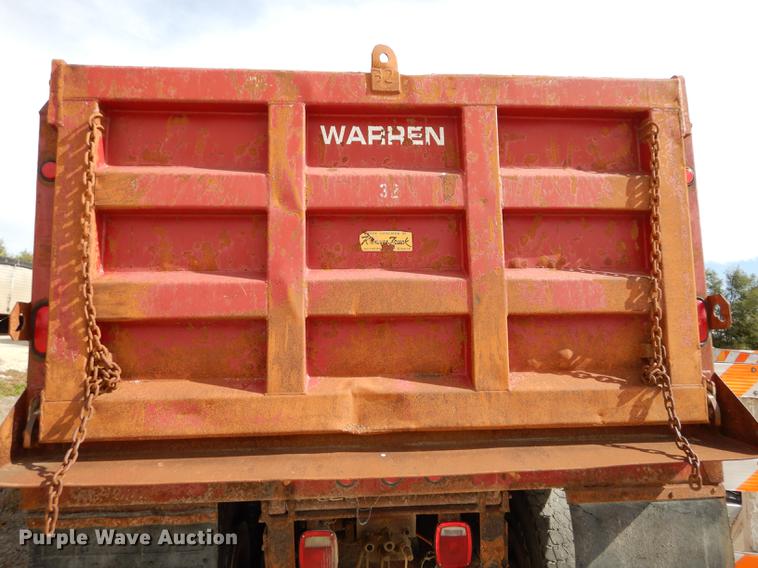 image for item K5853 1995 Ford L8000 dump truck