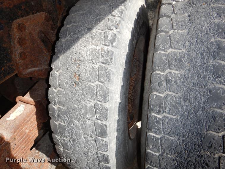 image for item K5853 1995 Ford L8000 dump truck