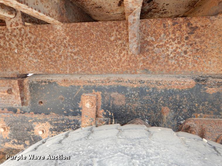 image for item K5853 1995 Ford L8000 dump truck