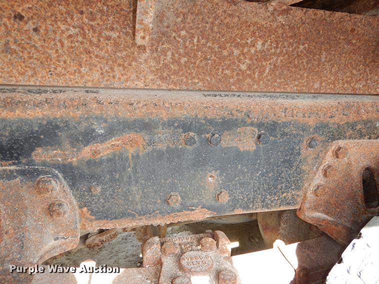 image for item K5853 1995 Ford L8000 dump truck