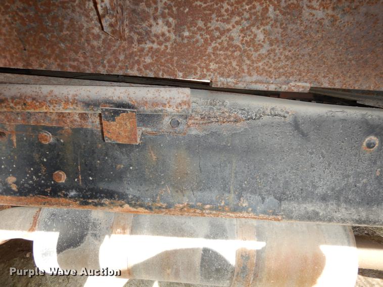 image for item K5853 1995 Ford L8000 dump truck