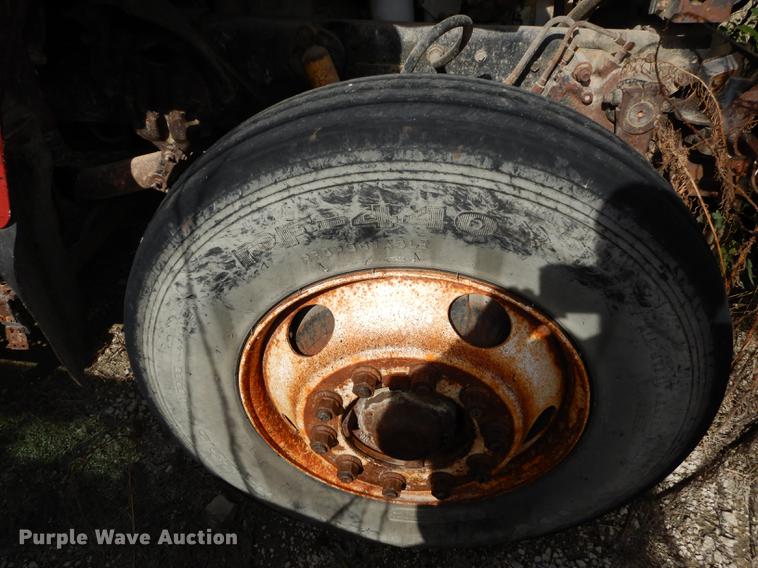 image for item K5853 1995 Ford L8000 dump truck