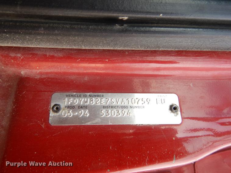 image for item K5853 1995 Ford L8000 dump truck