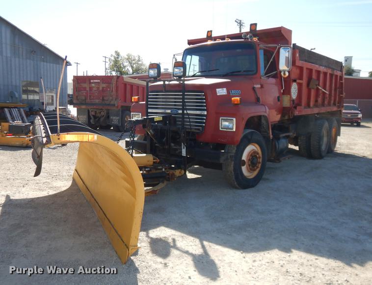 image for item K5857 1995 Ford L8000 dump truck