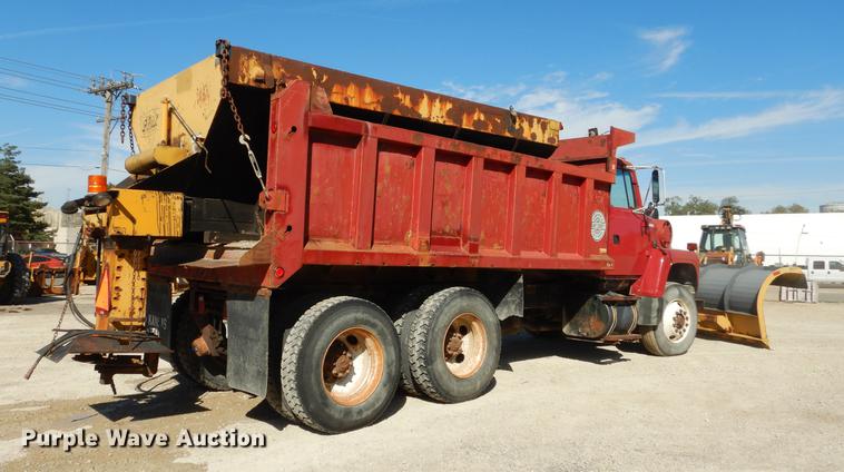 image for item K5857 1995 Ford L8000 dump truck