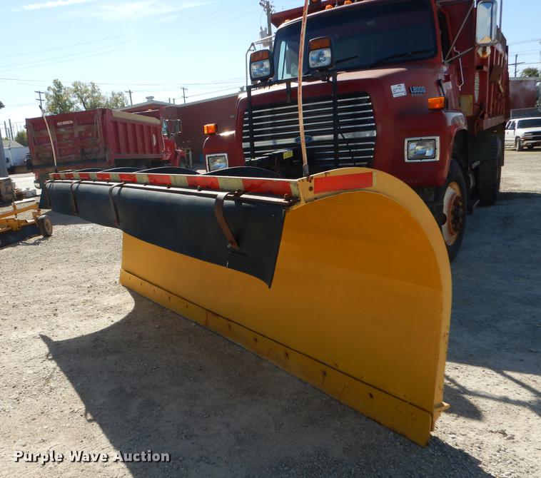 image for item K5857 1995 Ford L8000 dump truck