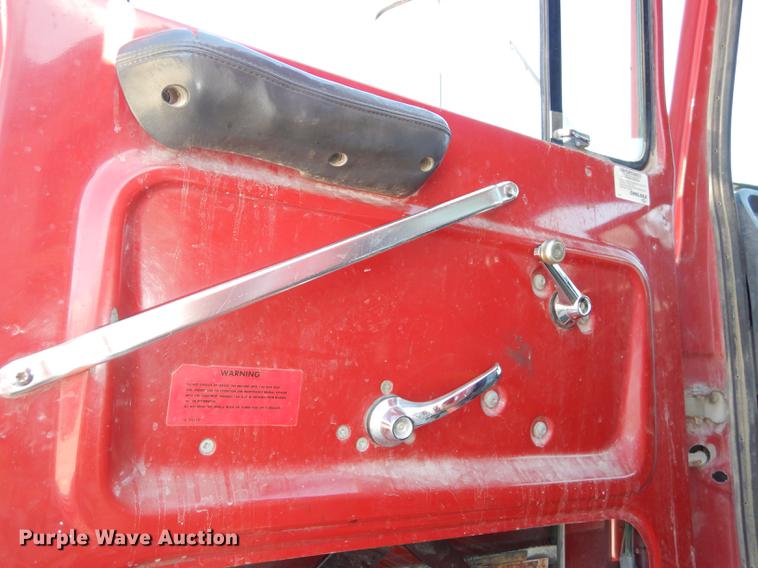 image for item K5857 1995 Ford L8000 dump truck