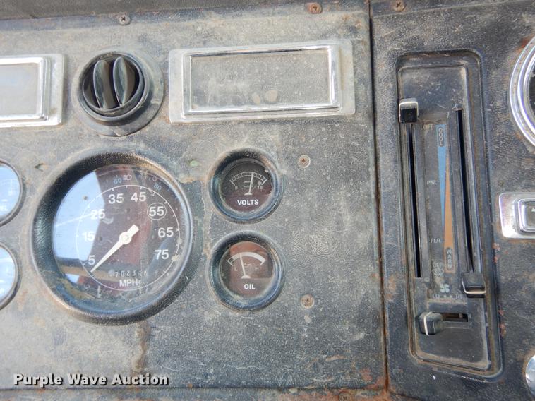 image for item K5857 1995 Ford L8000 dump truck