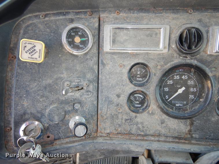 image for item K5857 1995 Ford L8000 dump truck