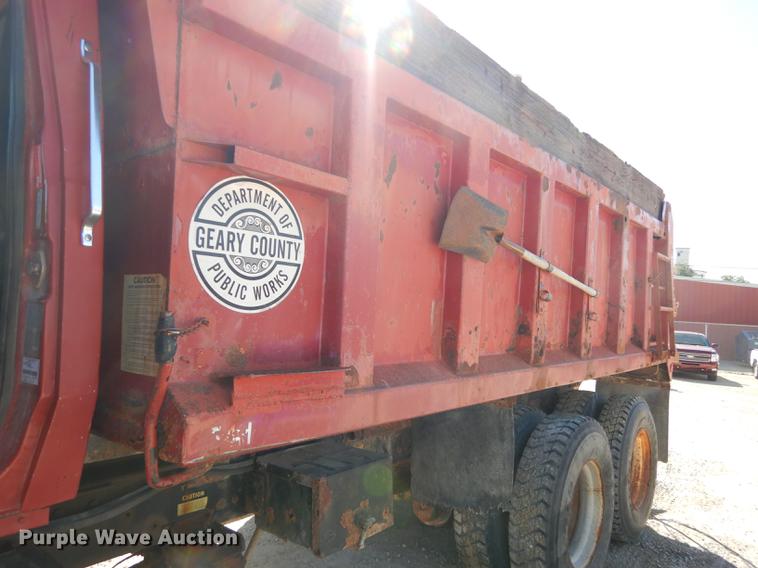 image for item K5857 1995 Ford L8000 dump truck