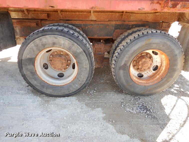 image for item K5857 1995 Ford L8000 dump truck