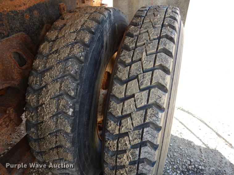 image for item K5857 1995 Ford L8000 dump truck