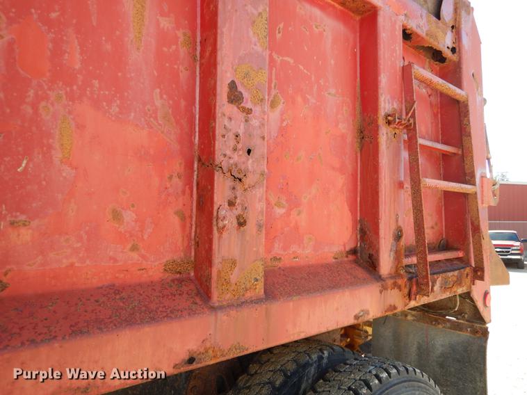 image for item K5857 1995 Ford L8000 dump truck