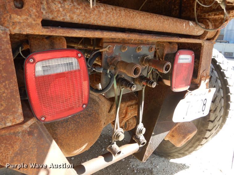 image for item K5857 1995 Ford L8000 dump truck