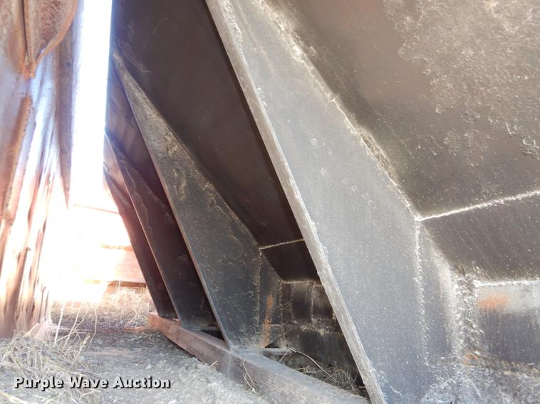 image for item K5857 1995 Ford L8000 dump truck