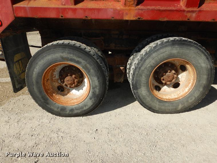 image for item K5857 1995 Ford L8000 dump truck