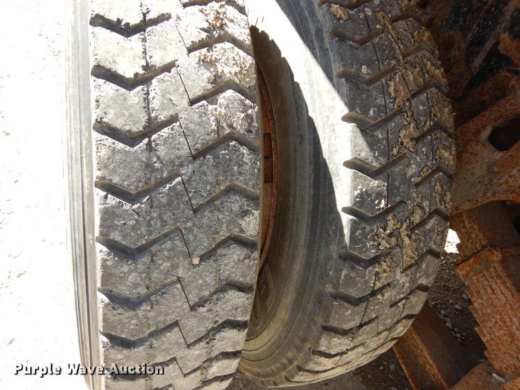 image for item K5857 1995 Ford L8000 dump truck