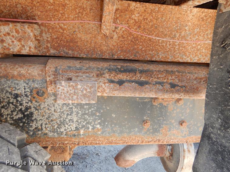 image for item K5857 1995 Ford L8000 dump truck