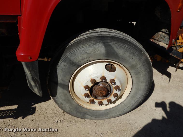 image for item K5857 1995 Ford L8000 dump truck