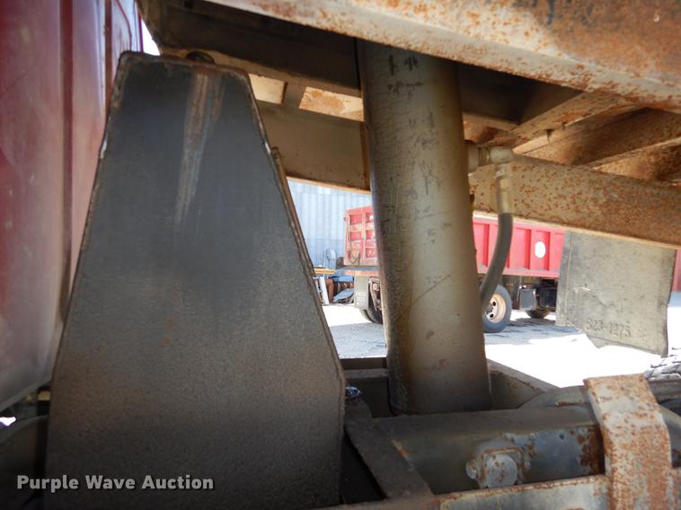 image for item K5857 1995 Ford L8000 dump truck