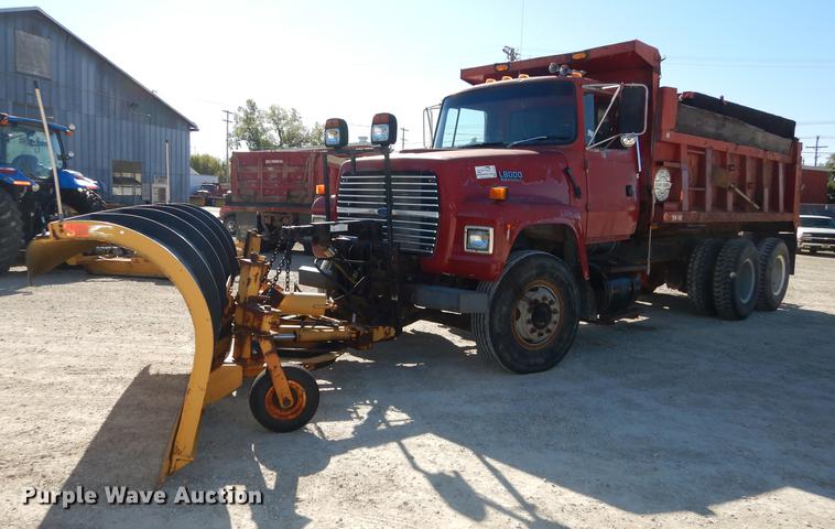 image for item K5858 1991 Ford L8000 dump truck