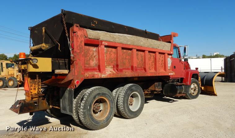 image for item K5858 1991 Ford L8000 dump truck