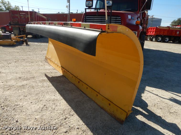 image for item K5858 1991 Ford L8000 dump truck