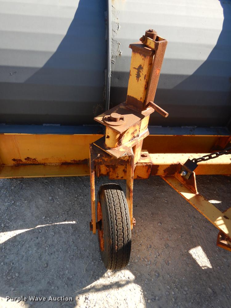 image for item K5858 1991 Ford L8000 dump truck