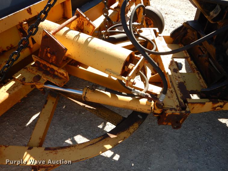 image for item K5858 1991 Ford L8000 dump truck