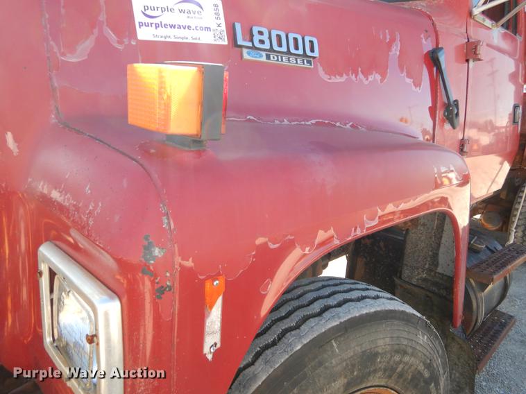 image for item K5858 1991 Ford L8000 dump truck