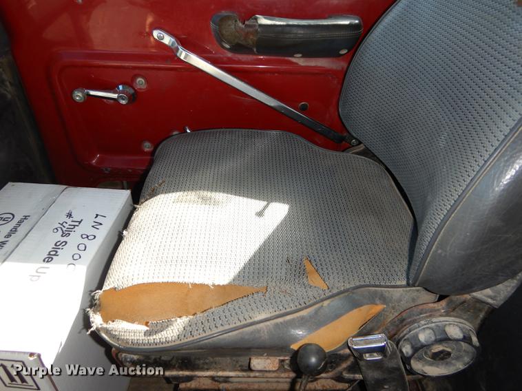 image for item K5858 1991 Ford L8000 dump truck