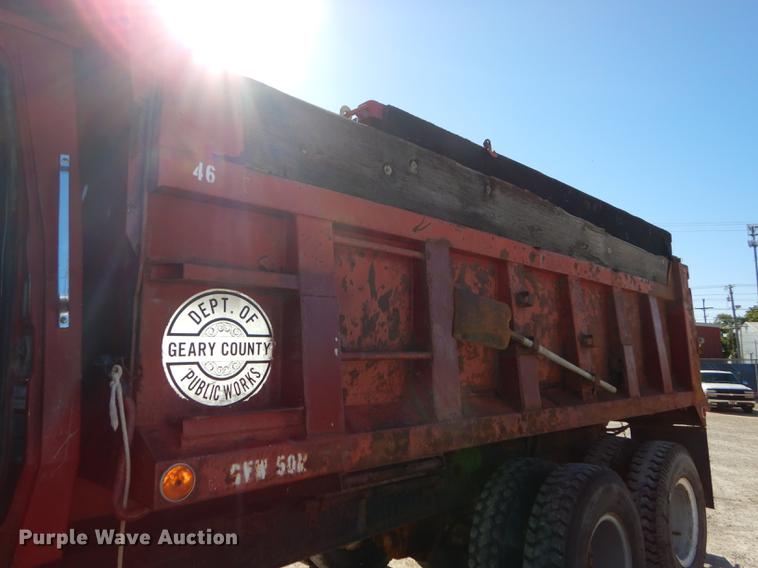 image for item K5858 1991 Ford L8000 dump truck