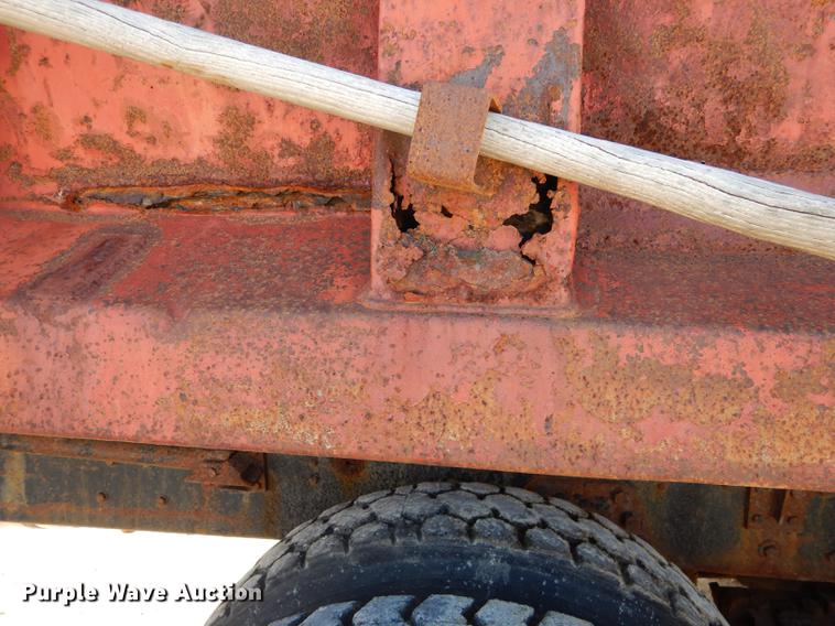 image for item K5858 1991 Ford L8000 dump truck