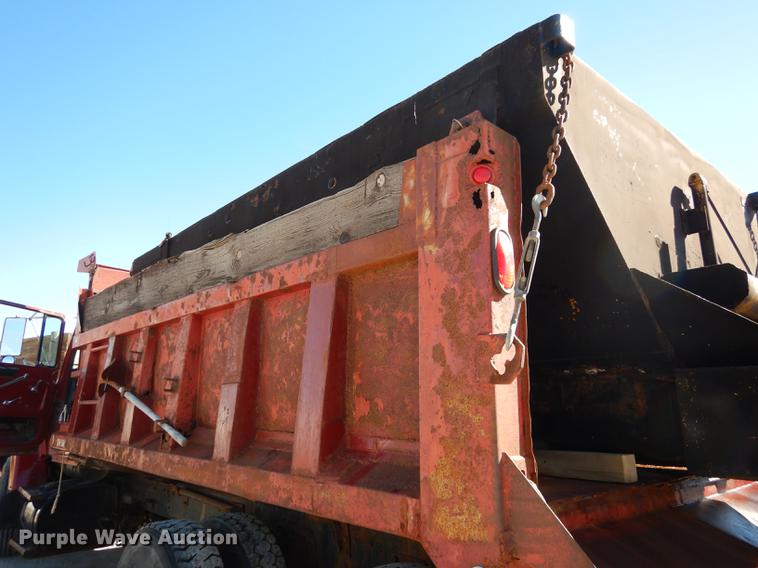 image for item K5858 1991 Ford L8000 dump truck