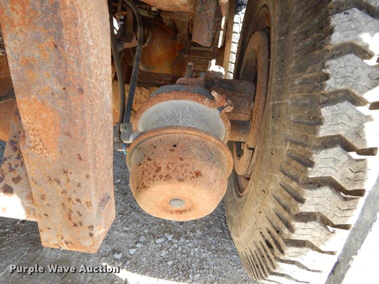 image for item K5858 1991 Ford L8000 dump truck