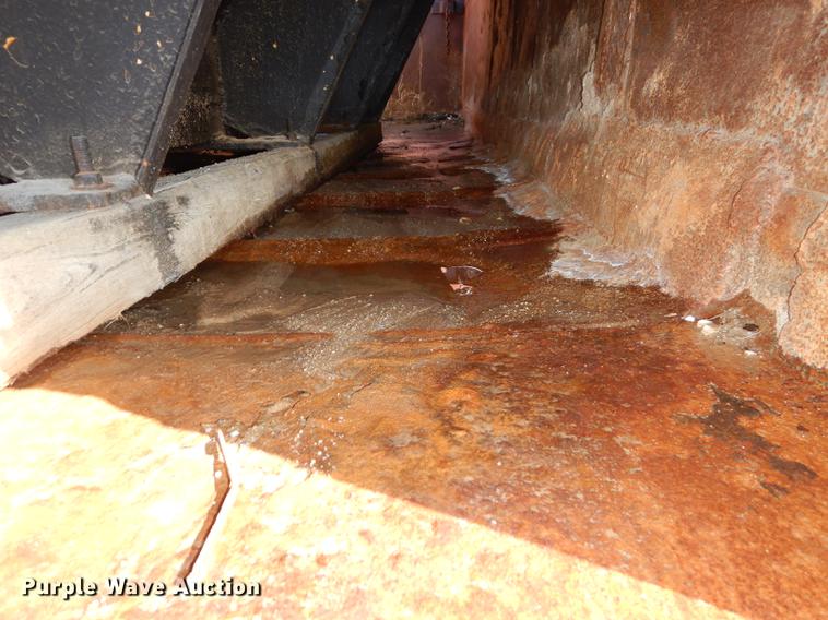 image for item K5858 1991 Ford L8000 dump truck