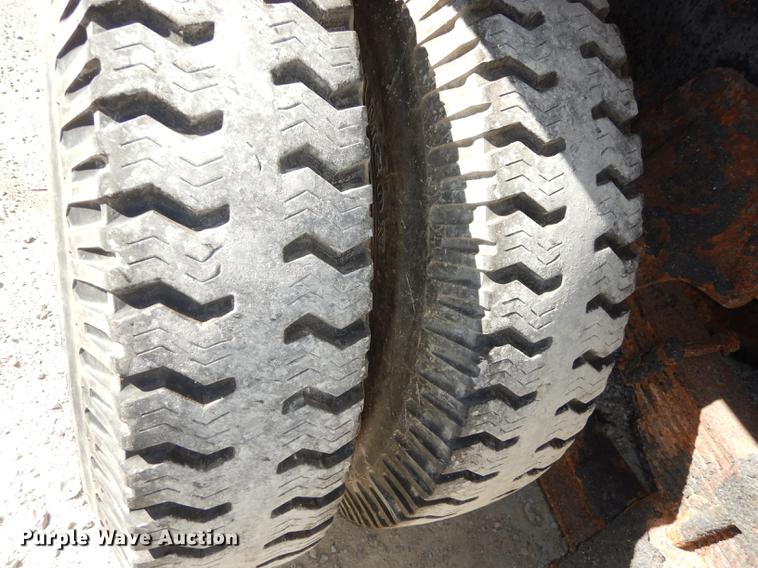 image for item K5858 1991 Ford L8000 dump truck