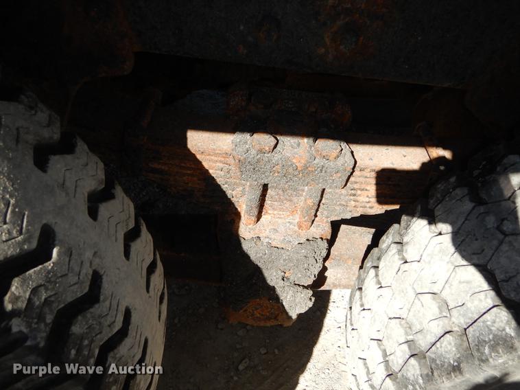 image for item K5858 1991 Ford L8000 dump truck