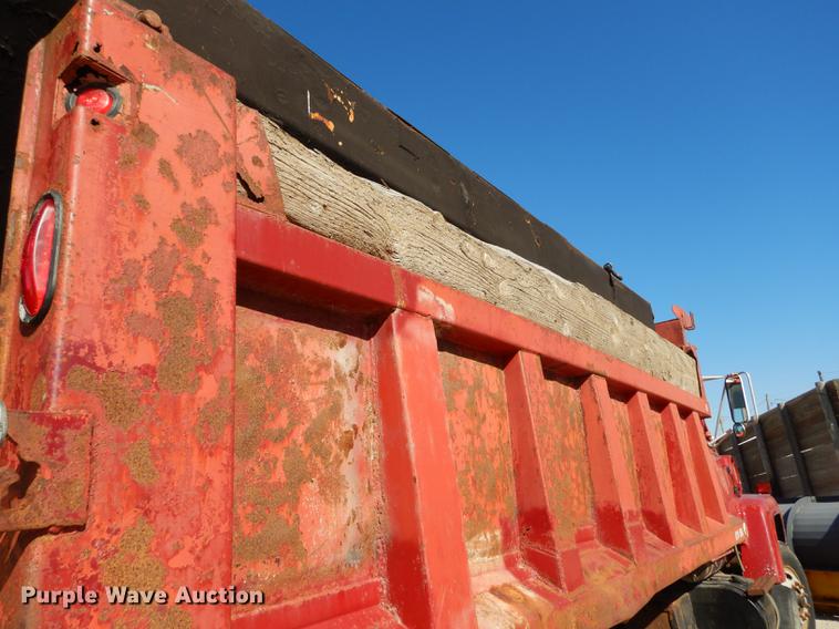 image for item K5858 1991 Ford L8000 dump truck