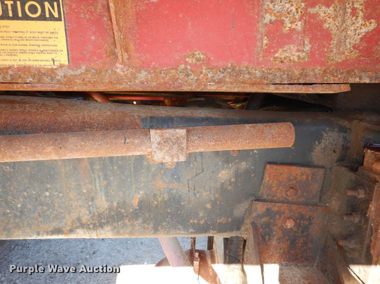 image for item K5858 1991 Ford L8000 dump truck