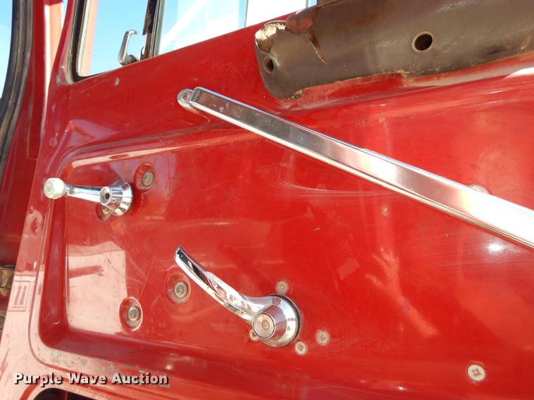 image for item K5858 1991 Ford L8000 dump truck