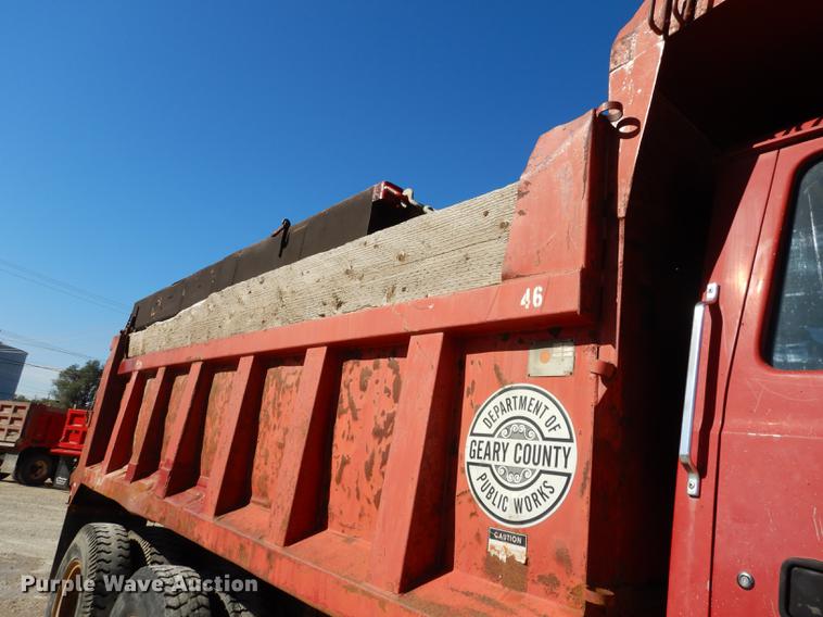 image for item K5858 1991 Ford L8000 dump truck