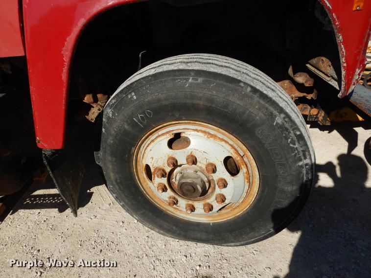 image for item K5858 1991 Ford L8000 dump truck